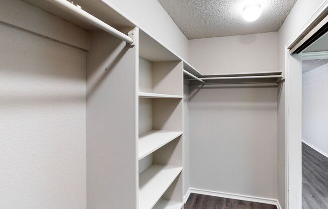 1 bed, 1 bath, 825 sqft, $834