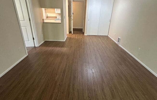 1 bed, 1 bath, 528 sqft, $1,475, Unit 402
