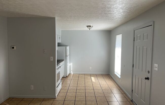 2 beds, 1 bath, $800