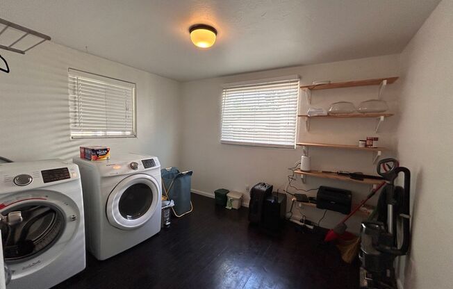 3 beds, 1 bath, $2,300