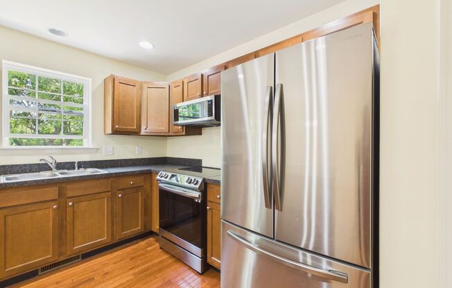 Spacious Townhouse on Mapleton Blvd.