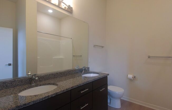 3 beds, 2 baths, 1,809 sqft, $2,550, Unit C310