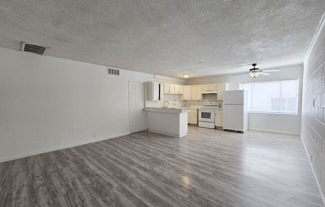 2913 Stewart Ave