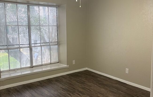 1 bed, 1 bath, 780 sqft, $1,300, Unit 317