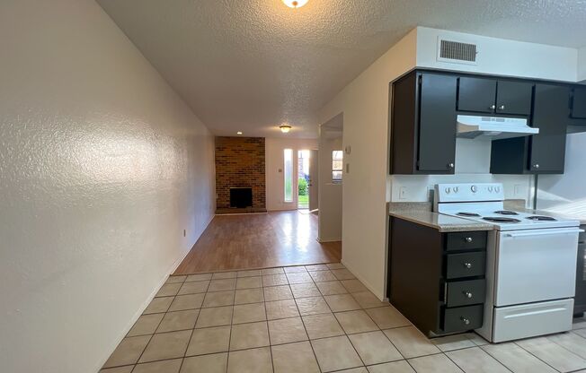 2 beds, 1.5 baths, 1,000 sqft, $1,150, Unit 4928 Diaz Unit 3