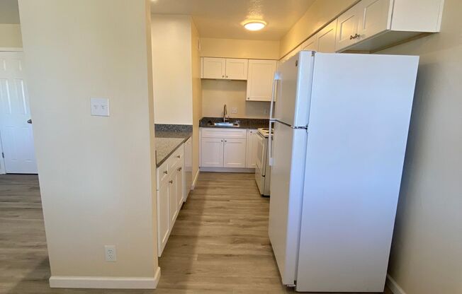 1 bed, 1 bath, 600 sqft, $999, Unit 3620 Crest Ave -H