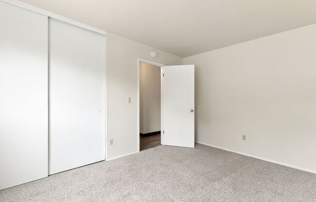 1 bed, 1 bath, 657 sqft, $1,300, Unit .