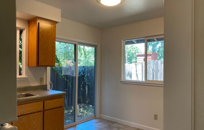 2 beds, 1 bath, $1,195