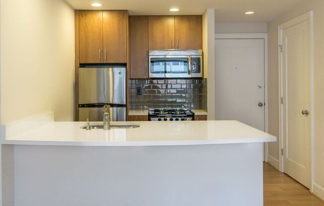 Sutton Plaza Apartments