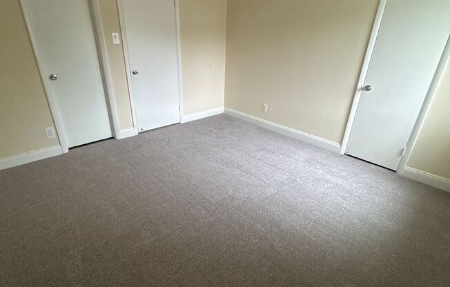 3 beds, 2 baths, 1,152 sqft, $2,300, Unit 14209 #301