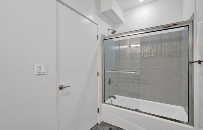 1 bed, 1 bath, 596 sqft, $2,200, Unit 515