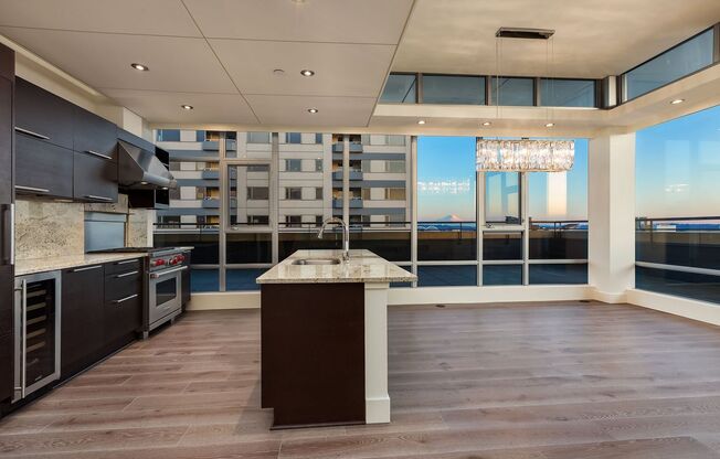 Gallery Penthouse Condo ~ Belltown