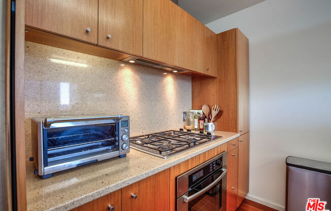 1 bed, 1 bath, 970 sqft, $2,700, Unit 707