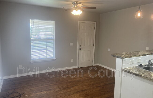 2101 E 2 ST