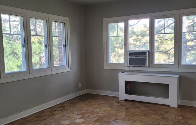 1 bed, 1 bath, 600 sqft, $1,395, Unit 422