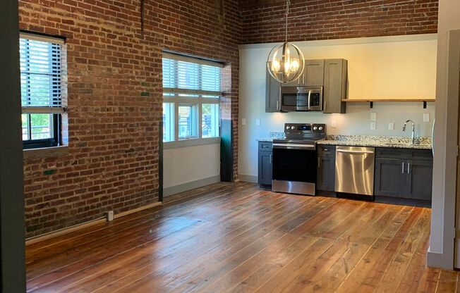 1 bed, 1 bath, 746 sqft, $1,638, Unit Bay 5 Unit 219
