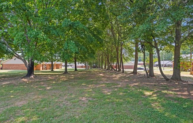1 bed, 1 bath, 624 sqft, $1,025, Unit 918-918A Foxcroft