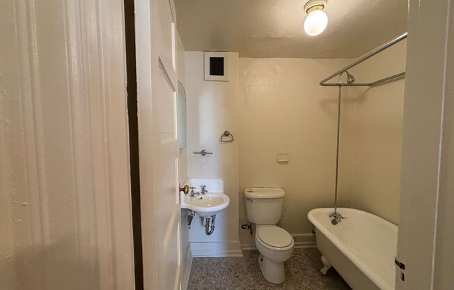 1 bed, 1 bath, 405 sqft, $1,125, Unit 201