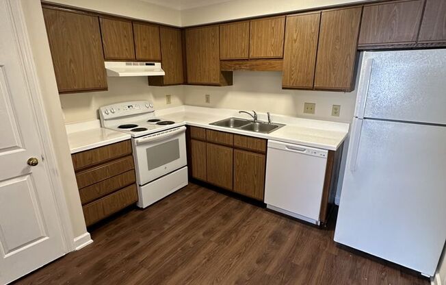 2 Bedroom 2 Bathroom Condo!