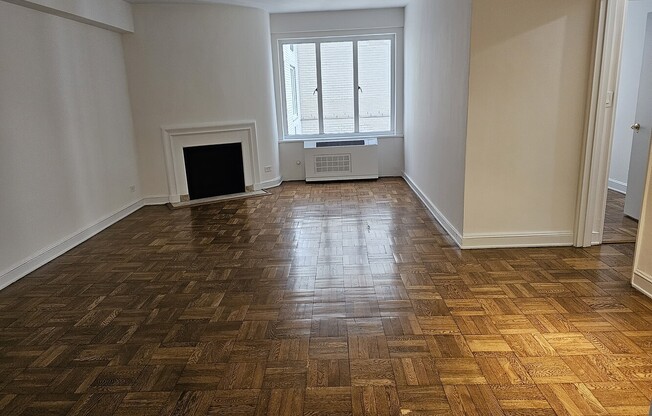 1 bed, 1 bath, 740 sqft, $4,950, Unit 15I