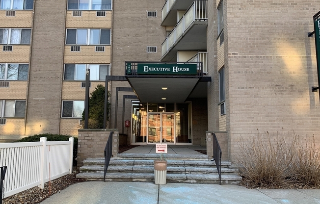 Studio, 1 bath, 445 sqft, $1,650, Unit 1F