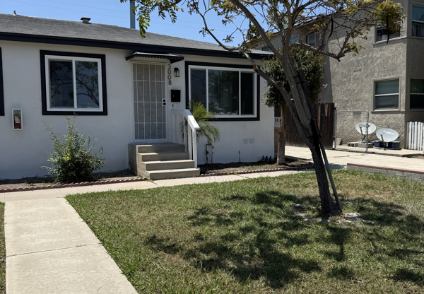 3004 8 MAIN ST