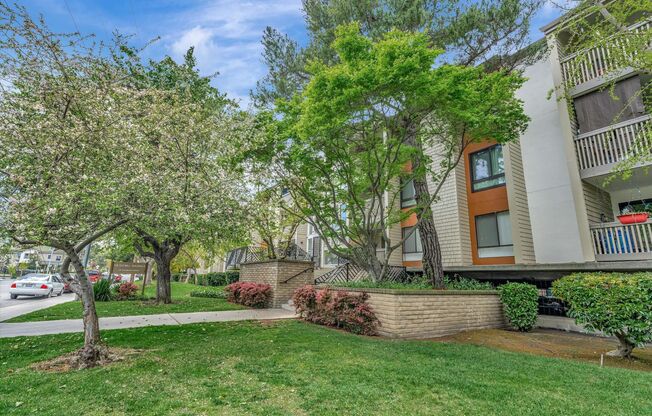 Main Floor Condo in Old Mill Community