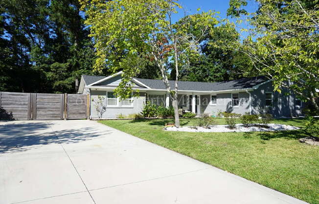 109 SANDS HL DR E