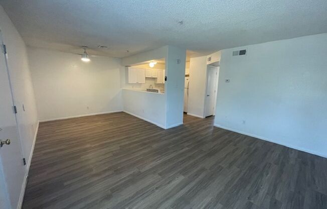 2 beds, 1 bath, 850 sqft, $1,395, Unit HC203