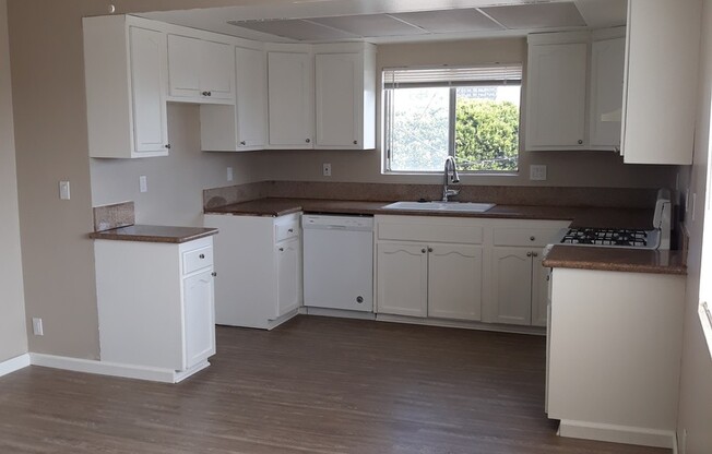 3 Bed/ 1 Bath San**$2495**