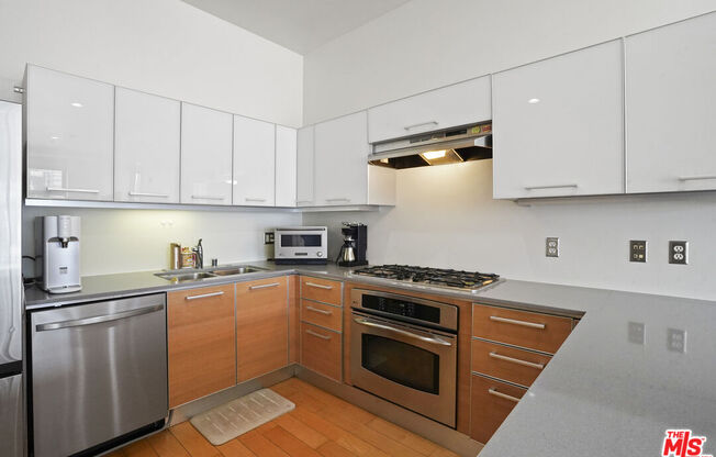 2 beds, 2 baths, 1,200 sqft, $3,800, Unit 1206