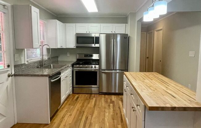 3 beds, 1 bath, $2,300