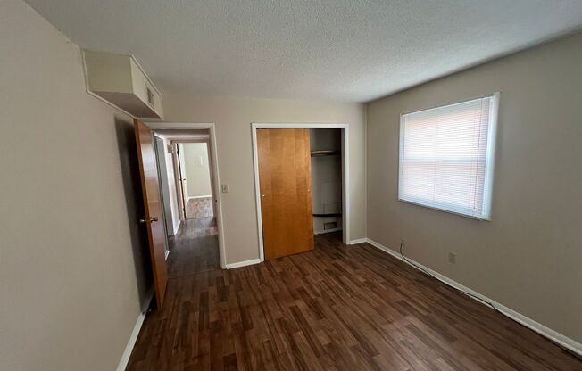 2 beds, 1 bath, $1,000, Unit APARTMENT 2