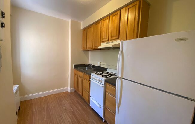 1 bed, 1 bath, 475 sqft, $895, Unit 0406