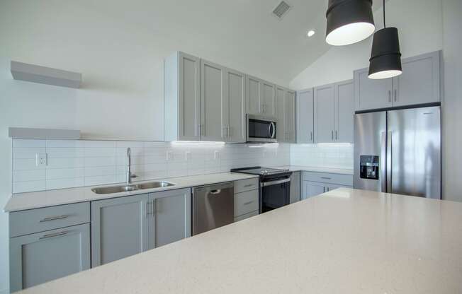 The Earl Apartments 2 Bed 2 Bath 1148