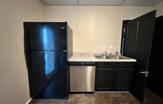 1 bed, 1 bath, $650, Unit #4