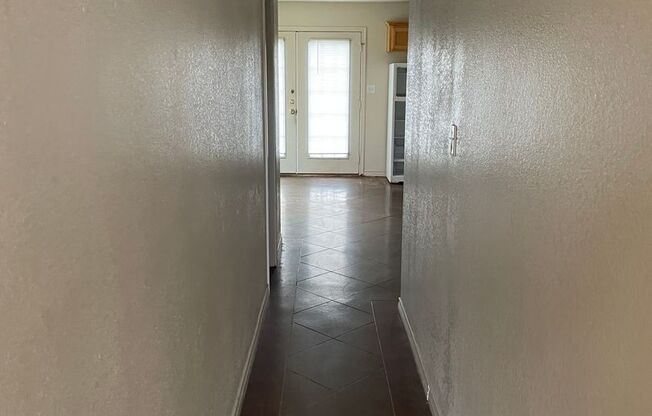 3 BED, 2.5 BATH Townhouse; Close to ACU