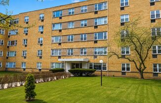6160 N DAMEN AVE