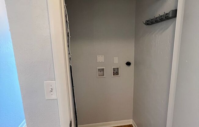 1 bed, 1 bath, 606 sqft, $1,550, Unit 414