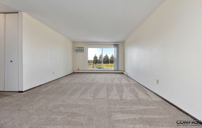 1 bed, 1 bath, 709 sqft, $1,045, Unit 2215-129