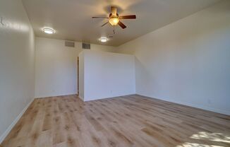 Studio, 1 bath, 500 sqft, $925, Unit 9