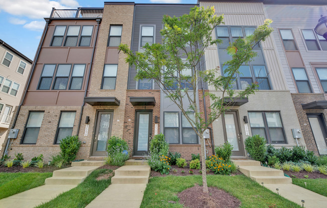 2502 EMERALD BR DR