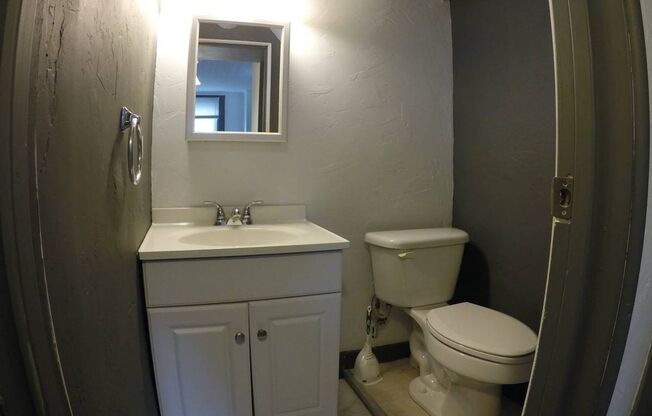 2 Bedroom Single Family Mt Washington!