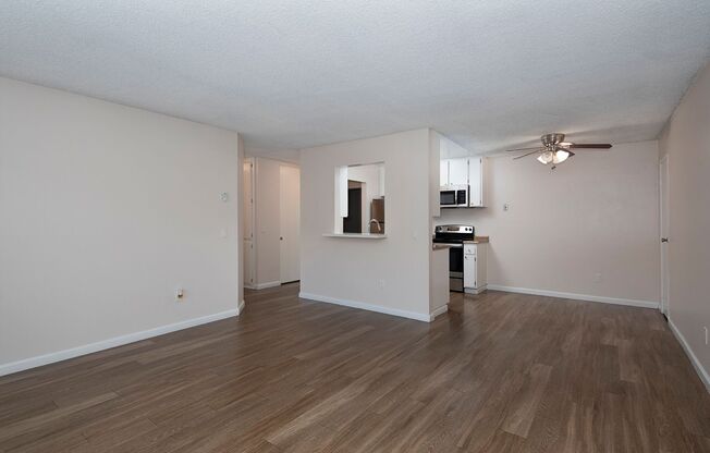 2 beds, 1 bath, 896 sqft, $2,395, Unit B-34