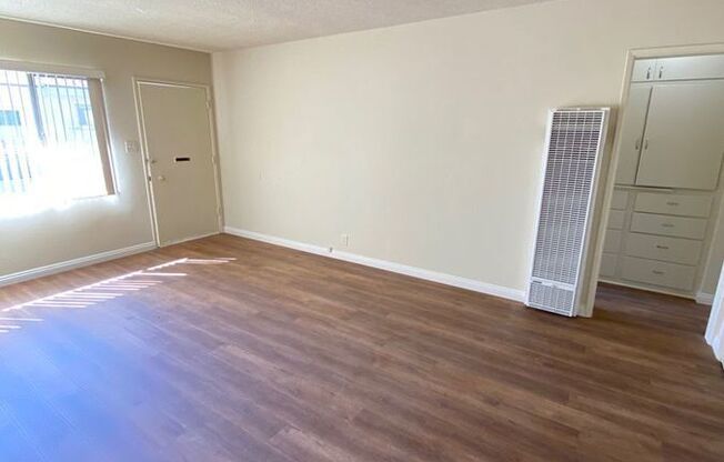 2 beds, 1 bath, 935 sqft, $2,295