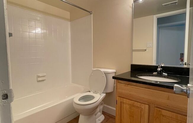 2 beds, 2 baths, 1,000 sqft, $1,900, Unit 14204 #A2