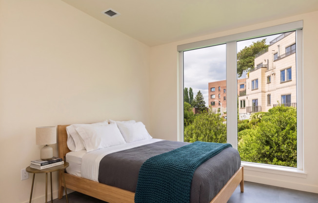 2 beds, 1 bath, 830 sqft, $2,914, Unit 202
