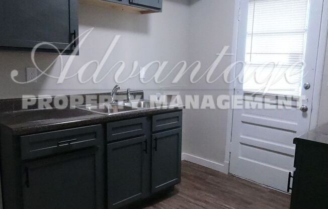 3 beds, 1 bath, $1,025