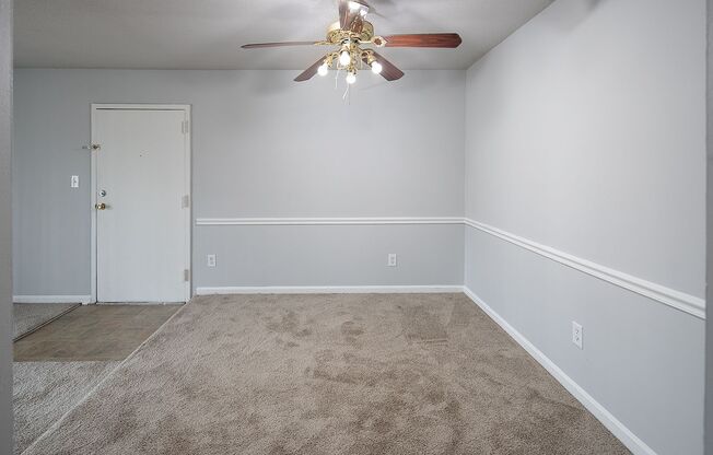 2 beds, 2 baths, 911 sqft, $1,100