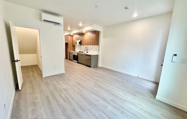 *1 MONTH FREE RENT* A 2bd/2bath Modern Townhome in Portland’s Vibrant Hollywood District